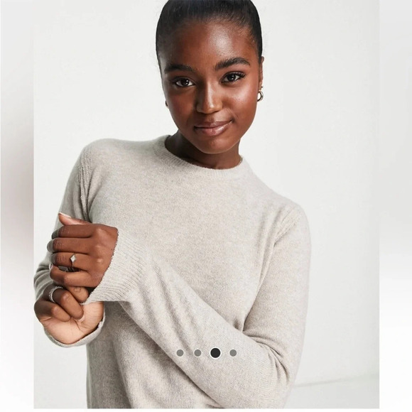 Pull & Bear Fine Knit Pullover Sweater Women's Sz Large Camel / Beige NWT - Picture 3 of 10